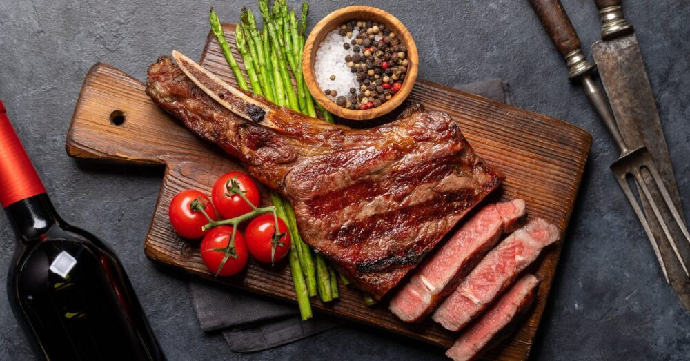 骨付き肉と赤ワイン